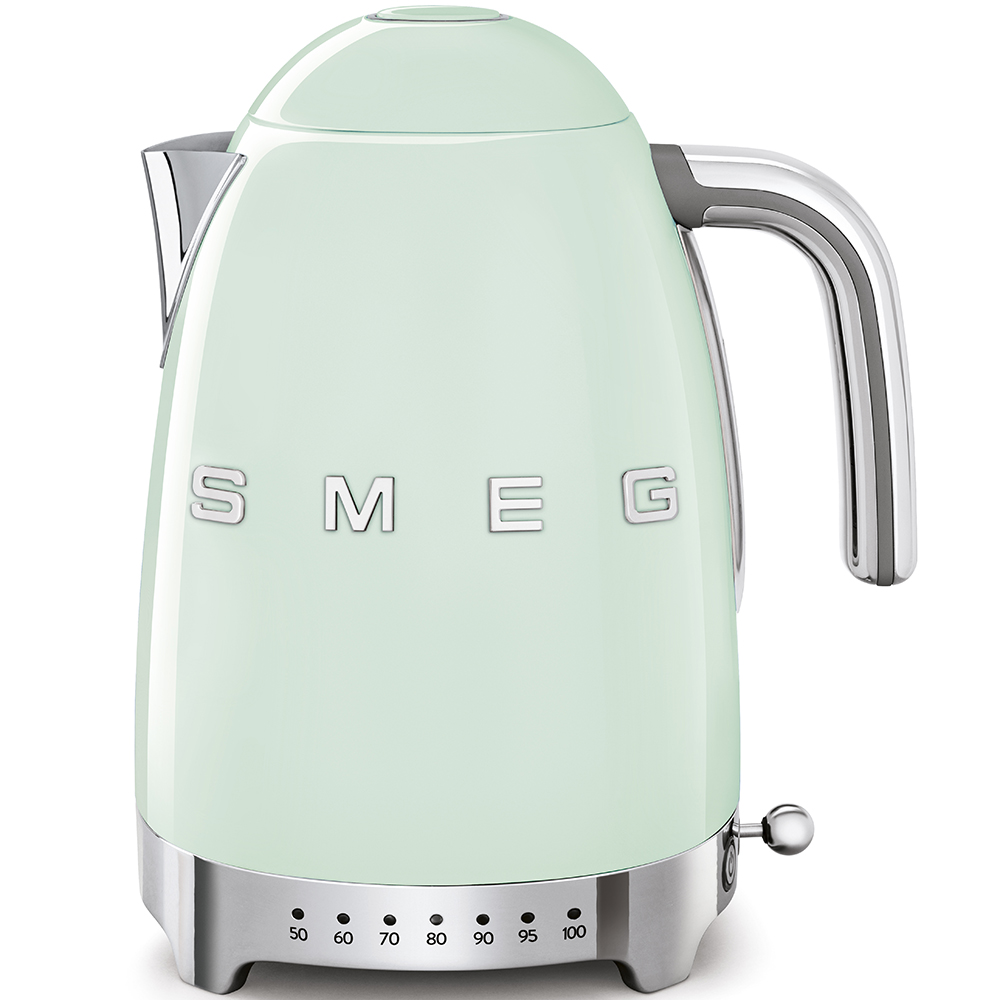 Smeg KLF04PGUK  retro style kettle in Pastel Green