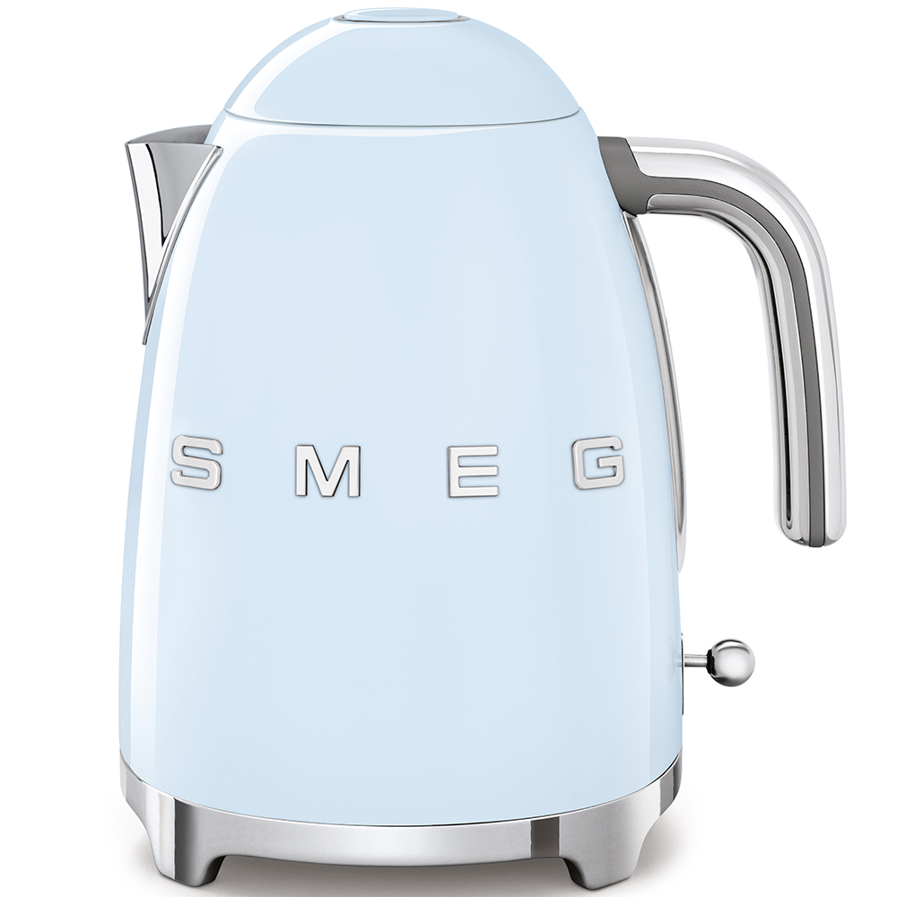 Smeg KLF03PBUK  retro style kettle in Pastel Blue